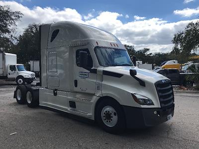 Used 2021 Freightliner Cascadia Detroit DD15AT Semi Truck with Sleeper Cab for sale #334442 - photo 1