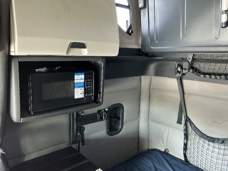 Used 2021 Freightliner Cascadia - photo 21