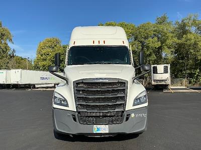 Used 2021 Freightliner Cascadia Detroit DD15AT Semi Truck with Sleeper Cab for sale #334445 - photo 2
