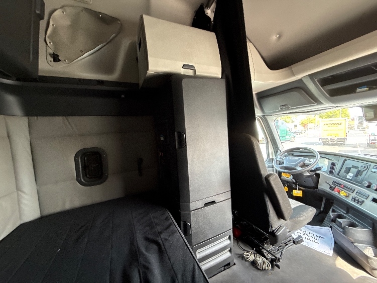Used 2021 Freightliner Cascadia - photo 20