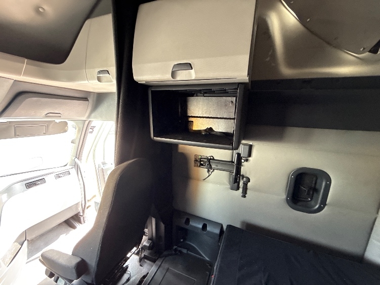 Used 2021 Freightliner Cascadia - photo 21