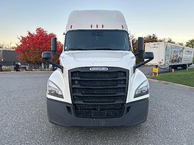 Used 2021 Freightliner Cascadia Detroit DD15AT Semi Truck with Sleeper Cab for sale #334452 - photo 2