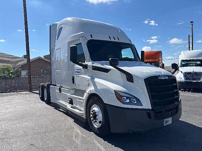 Used 2021 Freightliner Cascadia Detroit DD15AT Semi Truck with Sleeper Cab for sale #334459 - photo 1
