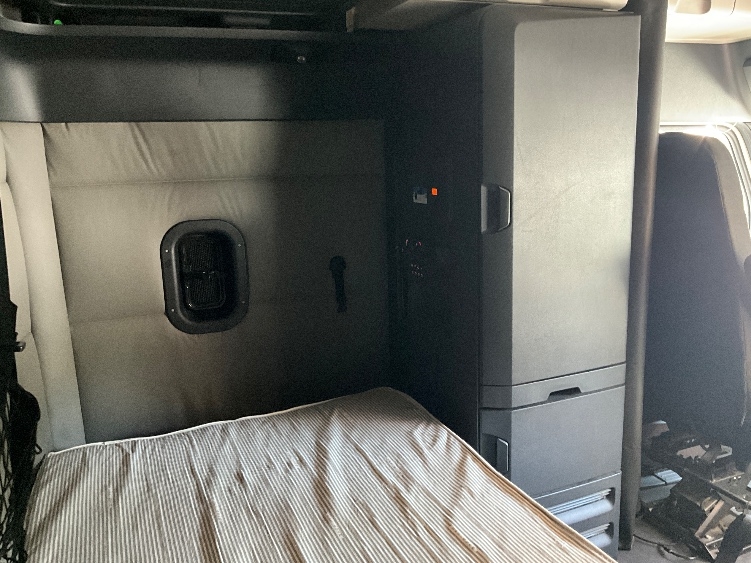 Used 2021 Freightliner Cascadia - photo 20