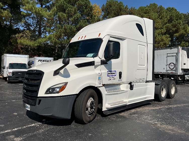 Used 2021 Freightliner Cascadia - photo 5