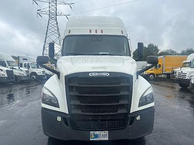 Used 2021 Freightliner Cascadia Detroit DD15AT Semi Truck with Sleeper Cab for sale #334472 - photo 2