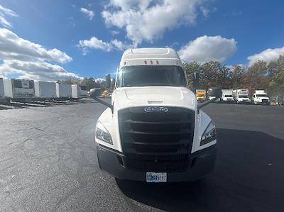 Used 2021 Freightliner Cascadia Detroit DD15AT Semi Truck with Sleeper Cab for sale #334473 - photo 2