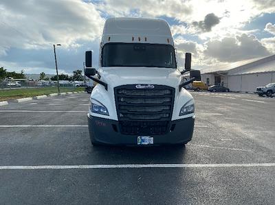 Used 2021 Freightliner Cascadia Detroit DD15AT Semi Truck with Sleeper Cab for sale #334478 - photo 2
