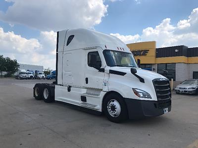 Used 2021 Freightliner Cascadia Detroit DD15AT Semi Truck with Sleeper Cab for sale #334484 - photo 1