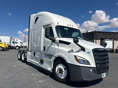 Used 2021 Freightliner Cascadia Detroit DD15AT Semi Truck with Sleeper Cab for sale #334485 - photo 1