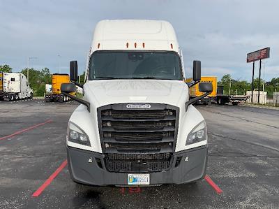 Used 2021 Freightliner Cascadia Detroit DD15AT Semi Truck with Sleeper Cab for sale #334501 - photo 2