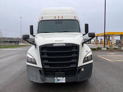 Used 2021 Freightliner Cascadia Detroit DD15AT Semi Truck with Sleeper Cab for sale #334503 - photo 2