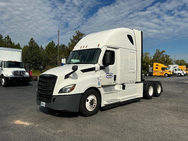 Used 2021 Freightliner Cascadia - photo 5