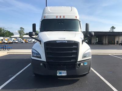 Used 2021 Freightliner Cascadia Detroit DD15AT Semi Truck with Sleeper Cab for sale #334516 - photo 2