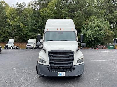 Used 2021 Freightliner Cascadia Detroit DD15AT Semi Truck with Sleeper Cab for sale #334519 - photo 1
