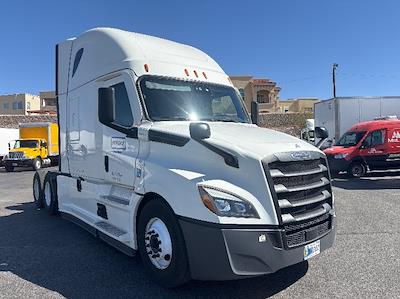 Used 2021 Freightliner Cascadia Detroit DD15AT Semi Truck with Sleeper Cab for sale #334525 - photo 1