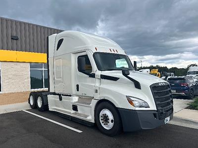 Used 2021 Freightliner Cascadia Detroit DD15AT Semi Truck with Sleeper Cab for sale #334527 - photo 1