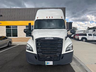 Used 2021 Freightliner Cascadia Detroit DD15AT Semi Truck with Sleeper Cab for sale #334527 - photo 2