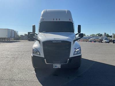 Used 2021 Freightliner Cascadia Detroit DD15AT Semi Truck with Sleeper Cab for sale #334543 - photo 2