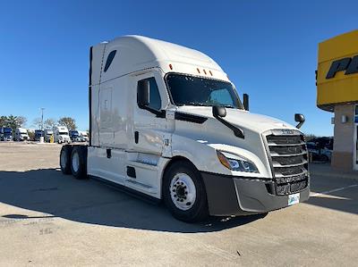 Used 2021 Freightliner Cascadia Detroit DD15AT Semi Truck with Sleeper Cab for sale #334549 - photo 1
