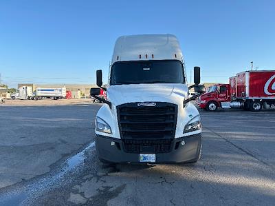 Used 2021 Freightliner Cascadia Detroit DD15AT Semi Truck with Sleeper Cab for sale #334553 - photo 2