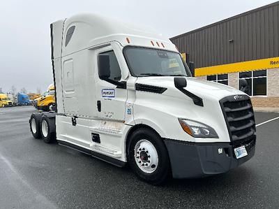 Used 2021 Freightliner Cascadia Detroit DD15AT Semi Truck with Sleeper Cab for sale #334554 - photo 1