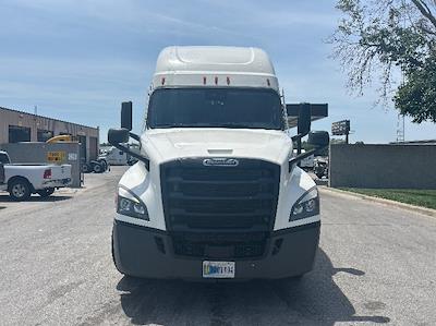 Used 2021 Freightliner Cascadia Detroit DD15AT Semi Truck with Sleeper Cab for sale #334558 - photo 2