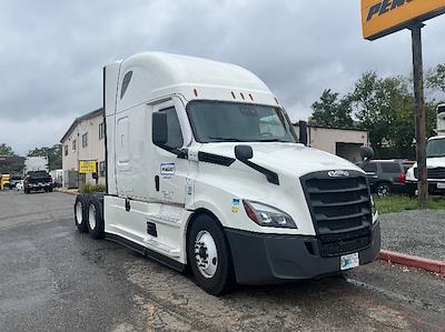 Used 2021 Freightliner Cascadia Detroit DD15AT Semi Truck with Sleeper Cab for sale #334559 - photo 1