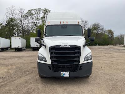 Used 2021 Freightliner Cascadia Detroit DD15AT Semi Truck with Sleeper Cab for sale #334560 - photo 2