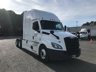 Used 2021 Freightliner Cascadia Detroit DD15AT Semi Truck with Sleeper Cab for sale #334565 - photo 1