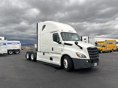 Used 2021 Freightliner Cascadia Detroit DD15AT Semi Truck with Sleeper Cab for sale #334567 - photo 1