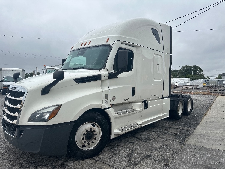 Used 2021 Freightliner Cascadia - photo 5