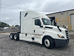 Used 2021 Freightliner Cascadia Detroit DD15AT Semi Truck with Sleeper Cab for sale #334568 - photo 1