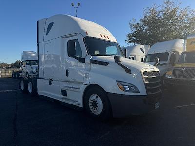 Used 2021 Freightliner Cascadia Detroit DD15AT Semi Truck with Sleeper Cab for sale #334569 - photo 1