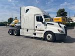 Used 2021 Freightliner Cascadia Detroit DD15AT Semi Truck with Sleeper Cab for sale #334574 - photo 1