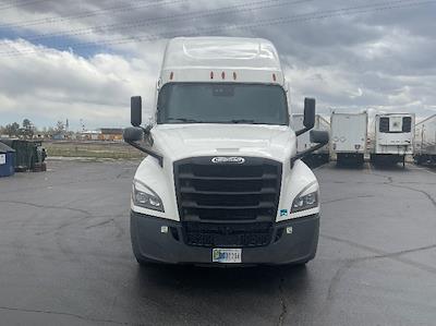 Used 2021 Freightliner Cascadia Detroit DD15AT Semi Truck with Sleeper Cab for sale #334575 - photo 2