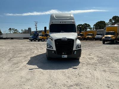 Used 2021 Freightliner Cascadia Detroit DD15AT Semi Truck with Sleeper Cab for sale #334588 - photo 2