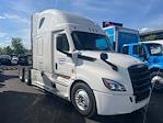 Used 2021 Freightliner Cascadia Detroit DD15AT Semi Truck with Sleeper Cab for sale #334592 - photo 1
