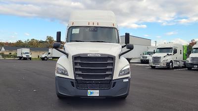 Used 2021 Freightliner Cascadia Detroit DD15AT Semi Truck with Sleeper Cab for sale #334607 - photo 2