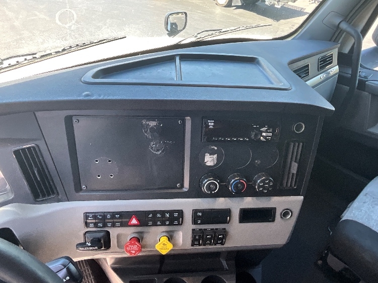 Used 2021 Freightliner Cascadia - photo 14