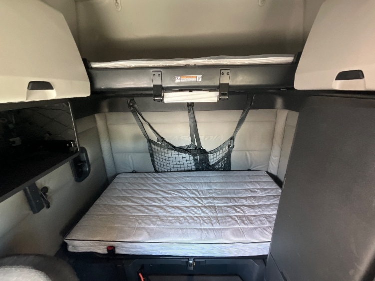 Used 2021 Freightliner Cascadia - photo 18