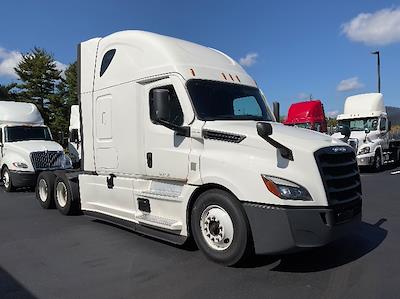 Used 2021 Freightliner Cascadia Detroit DD15AT Semi Truck with Sleeper Cab for sale #334613 - photo 1