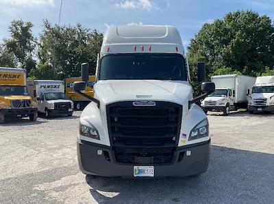 Used 2021 Freightliner Cascadia Detroit DD15AT Semi Truck with Sleeper Cab for sale #334618 - photo 2
