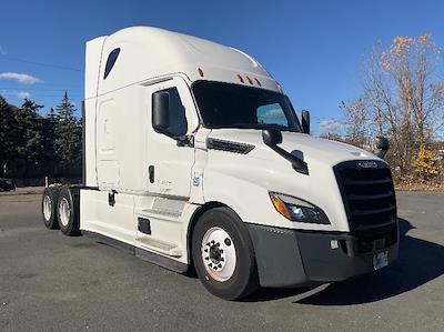 Used 2021 Freightliner Cascadia Detroit DD15AT Semi Truck with Sleeper Cab for sale #334626 - photo 1