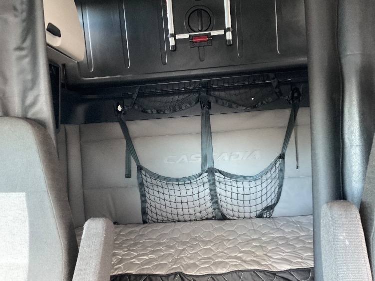 Used 2021 Freightliner Cascadia - photo 18