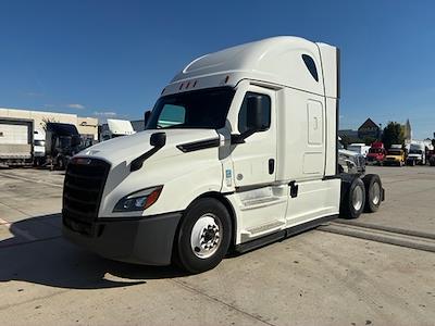 Used 2021 Freightliner Cascadia Detroit DD15AT Semi Truck with Sleeper Cab for sale #334632 - photo 1