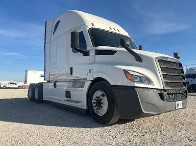 Used 2021 Freightliner Cascadia Detroit DD15AT Semi Truck with Sleeper Cab for sale #334642 - photo 1