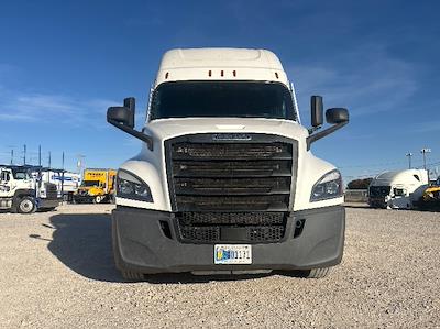 Used 2021 Freightliner Cascadia Detroit DD15AT Semi Truck with Sleeper Cab for sale #334642 - photo 2