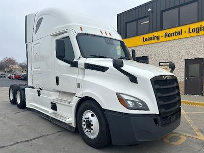Used 2021 Freightliner Cascadia Detroit DD15AT Semi Truck with Sleeper Cab for sale #334644 - photo 1