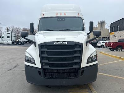 Used 2021 Freightliner Cascadia Detroit DD15AT Semi Truck with Sleeper Cab for sale #334644 - photo 2